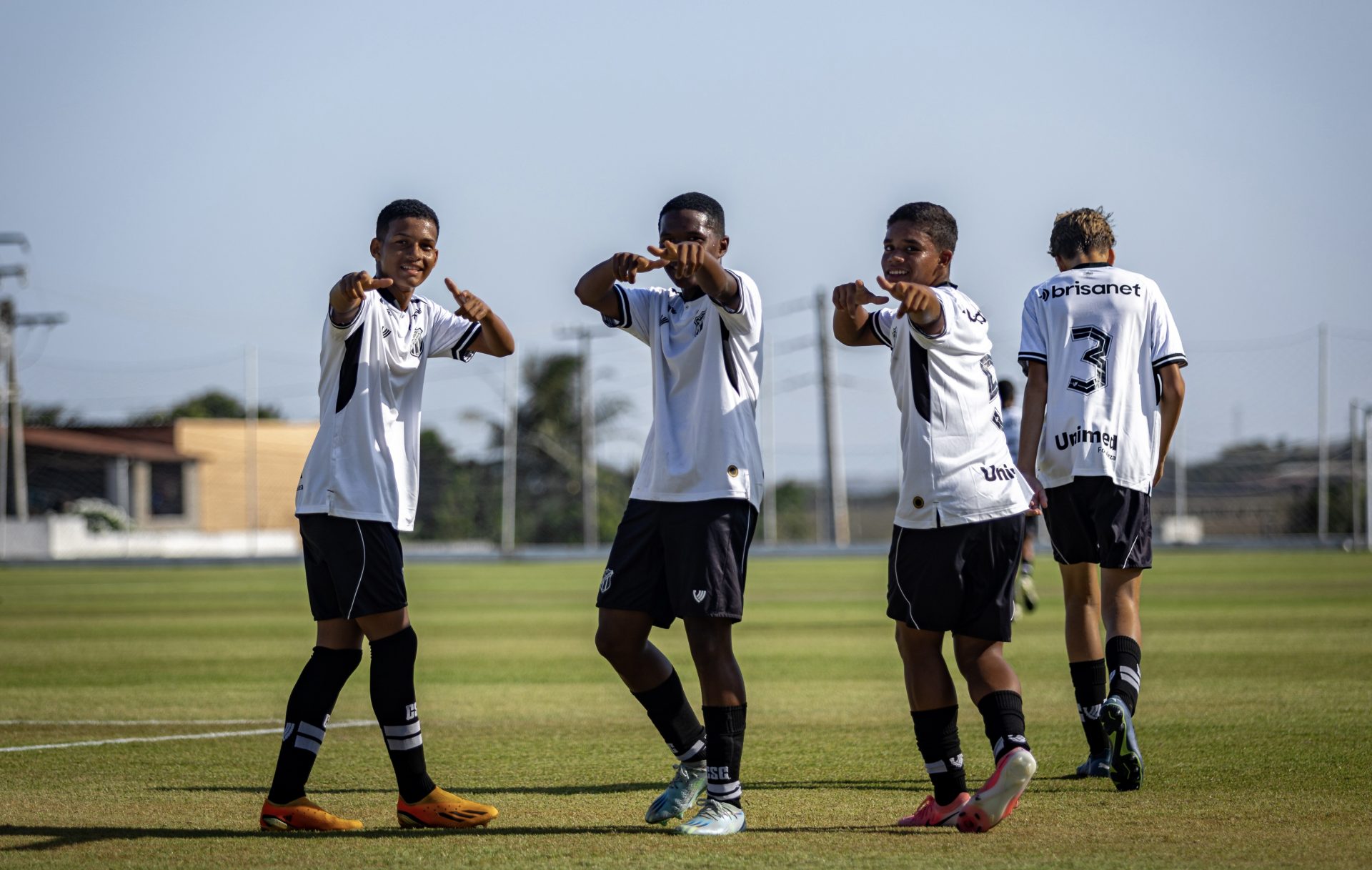 Ceará abre inscrições para escolinha de futebol em shopping da capital