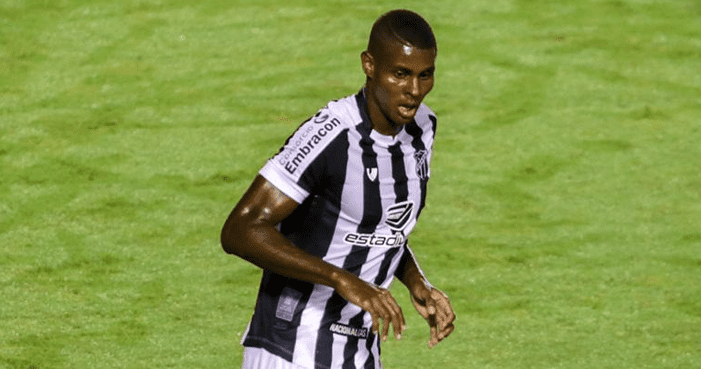 Fora dos planos de Tiago Nunes, Ceará busca vender jogador