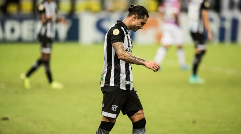 Ceará: Vina e outros jogadores testam positivo para covid-19