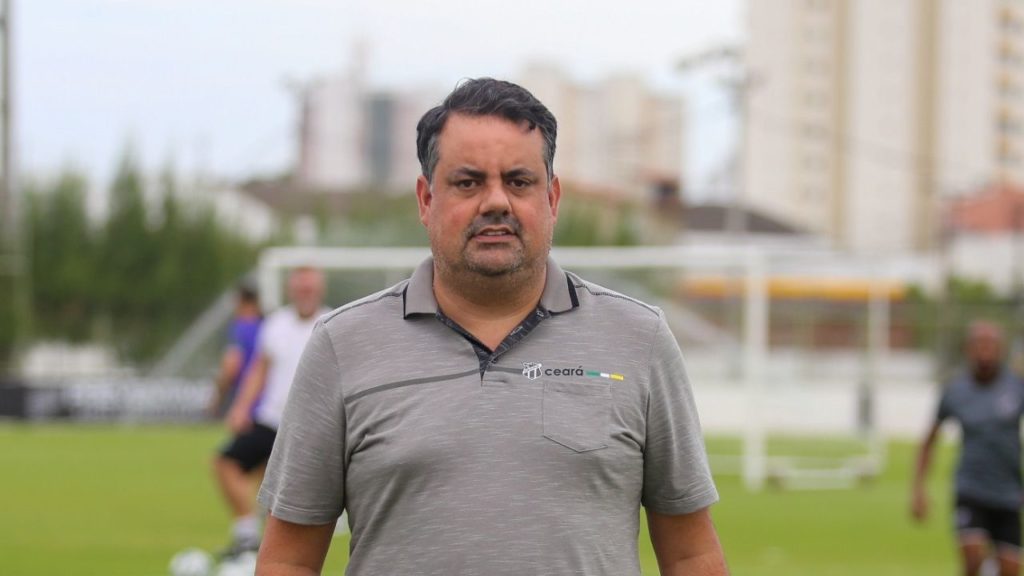 Após ser alvo de clube da Série A, dirigente define seu futuro no Ceará