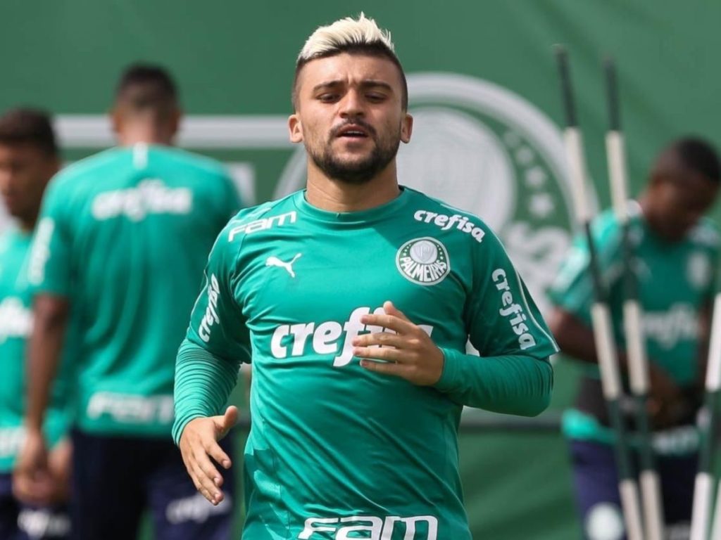 Ceará anuncia lateral-esquerdo Victor Luís para 2022