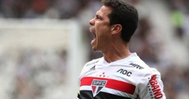 Jogadores livres e em fim de contrato no Brasil que podem reforçar seu time de graça
