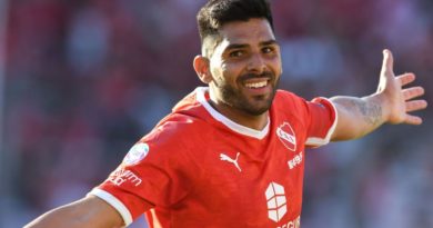 Ceará se aproxima de acerto com artilheiro do Independiente