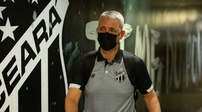 Tiago Nunes aponta erros para mais uma eliminação do Ceará