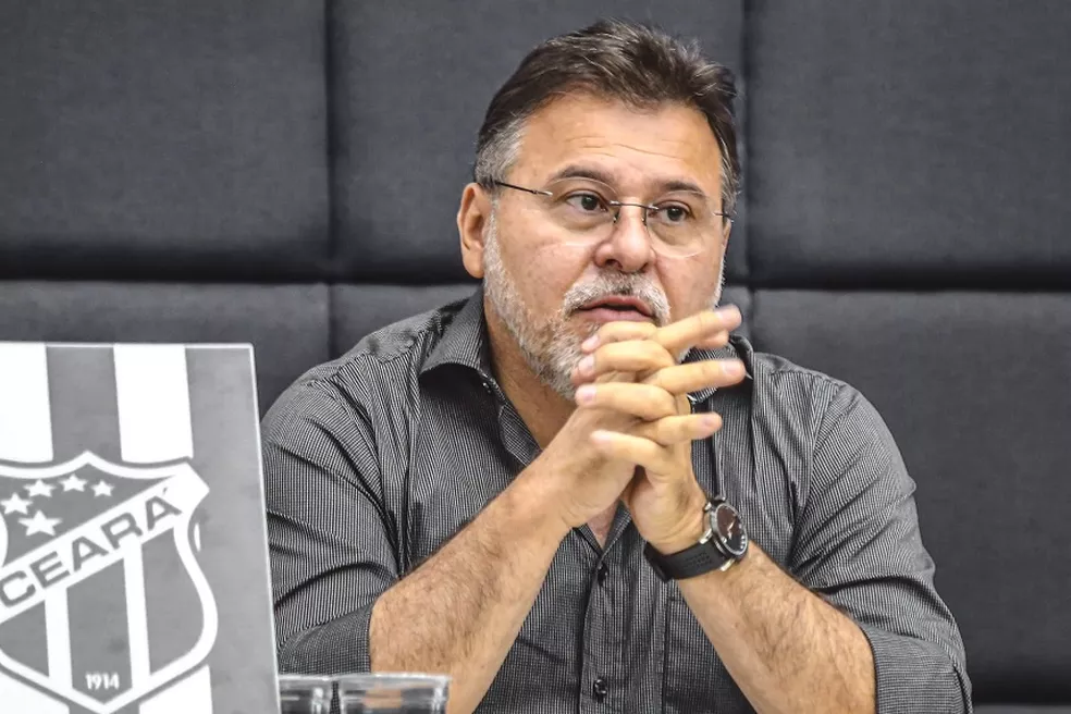 Sobre o pagamento referente a Arthur Cabral Presidente do Ceará afirma ...Cristiano Koehler, não sei sob ordens de quem, disse agora que o Palmeiras não vai pagar. 
