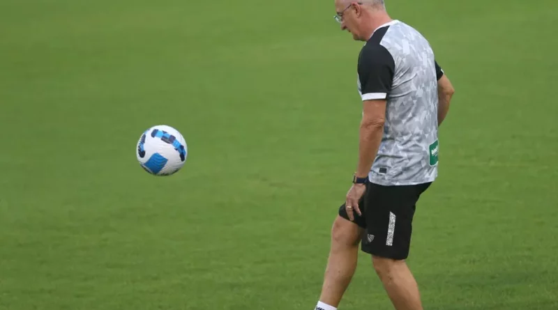 Diretoria do Ceará aguarda avaliação de Dorival para fechar com reforços