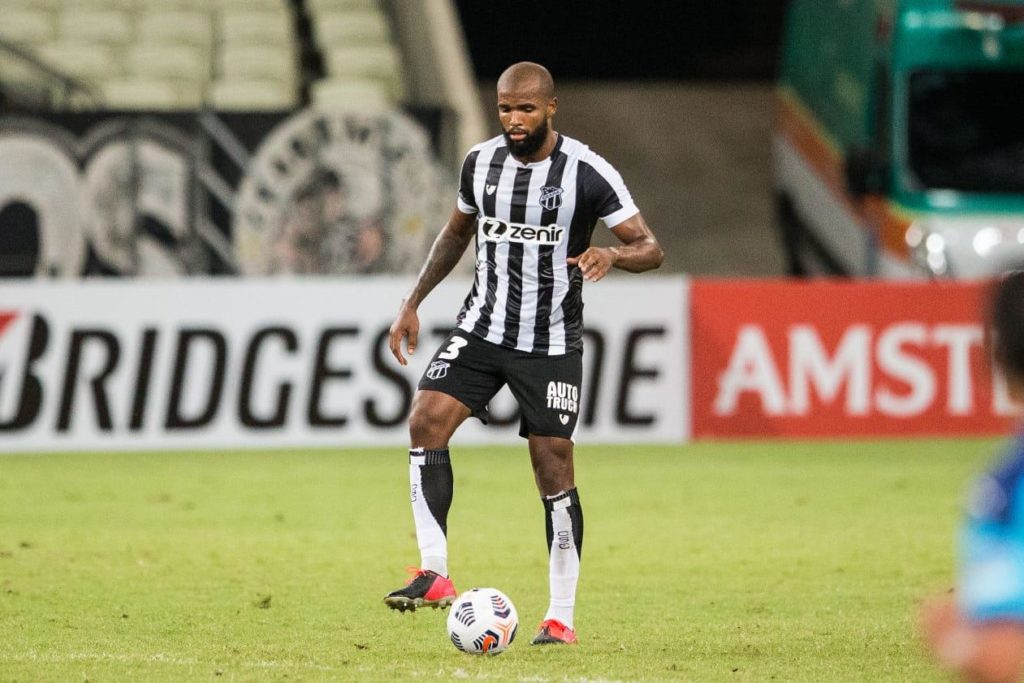 Com desfalque na defesa, Ceará viaja com atleta da base, David Ricardo, jogador esta a disposição do técnico Dorival Júnior para a partida.