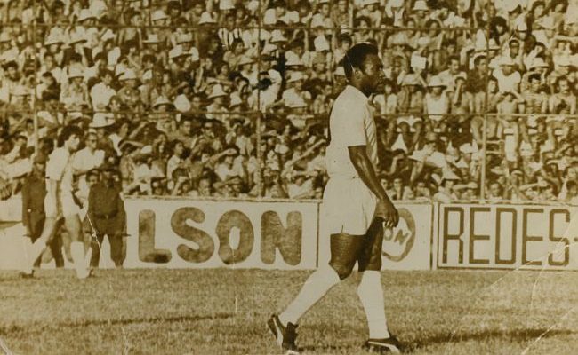 Pelé80: Rei do Futebol encantou torcedores cearenses em jogos