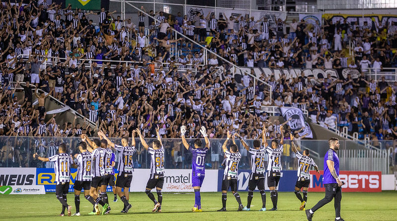 Jogo do Ceará no estádio Presidente Vargas.