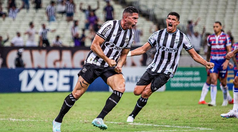 Danilo Barcelos comemora gol pelo Ceará. campeonato cearense