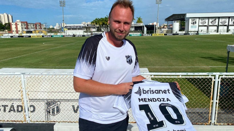 Jacob com a camisa do Ceará