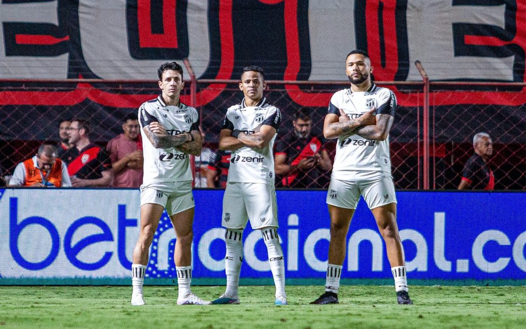 Jean Carlos, Erick e Vitor Gabriel, atletas do Ceará.