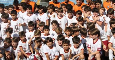Ceará disputou amistoso contra 137 crianças do Colégio Santa Cecília em 2011.