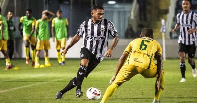 Leandro Carvalho, atacante do Ceará.