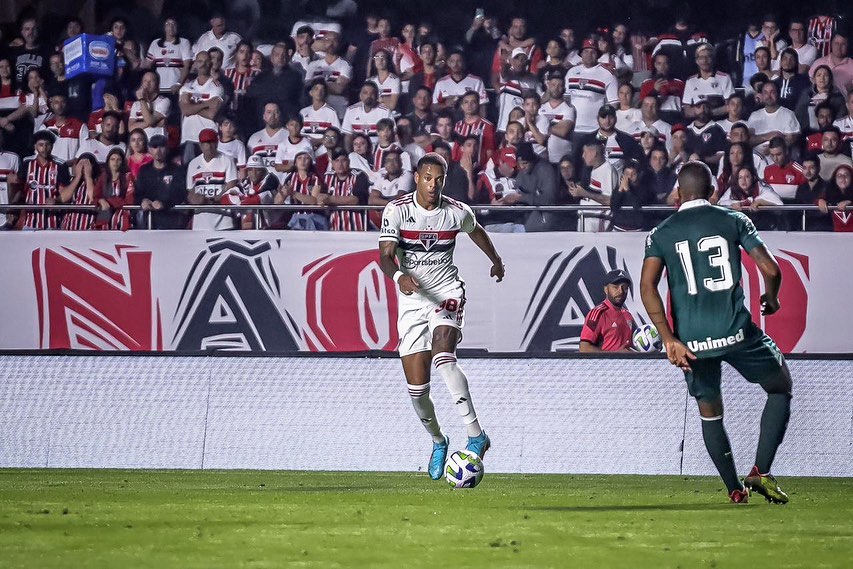 Caio Paulista, ex-Ceará.