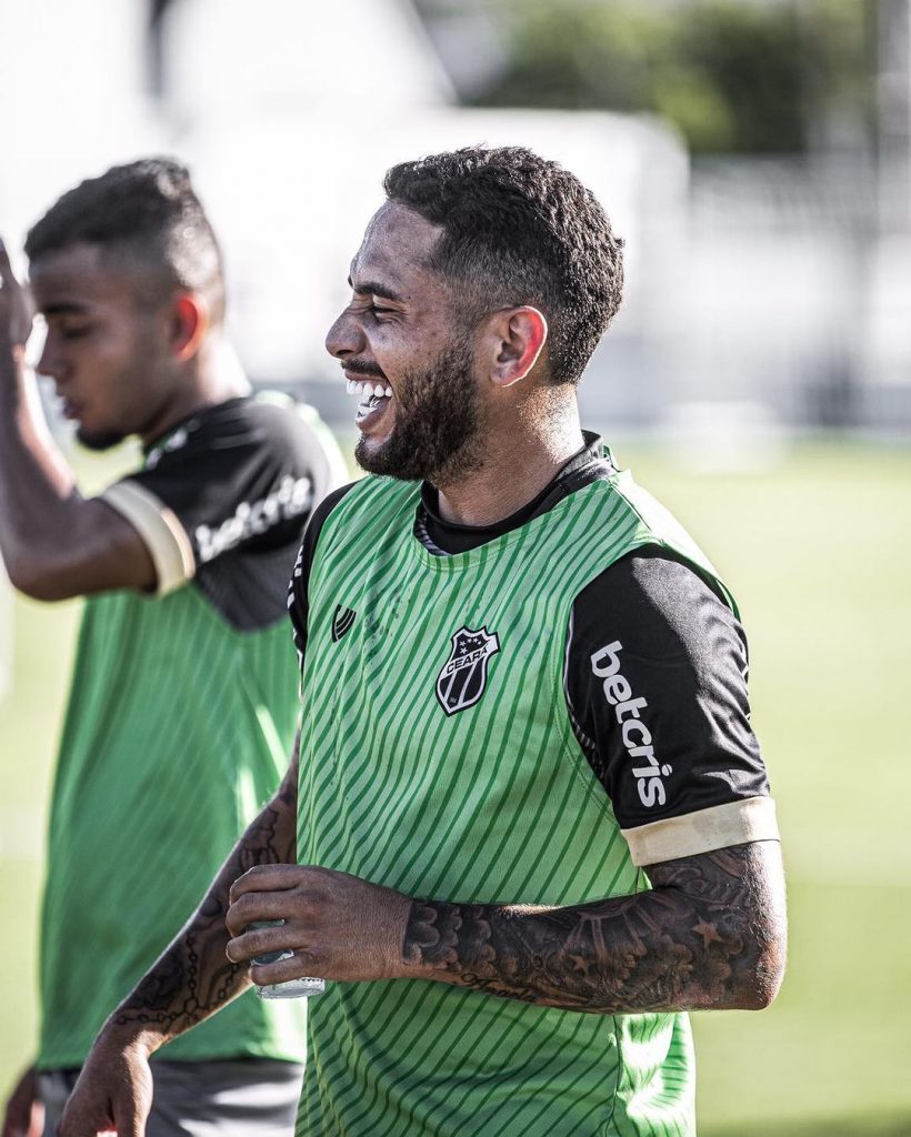 Leandro Carvalho, atacante do Ceará.