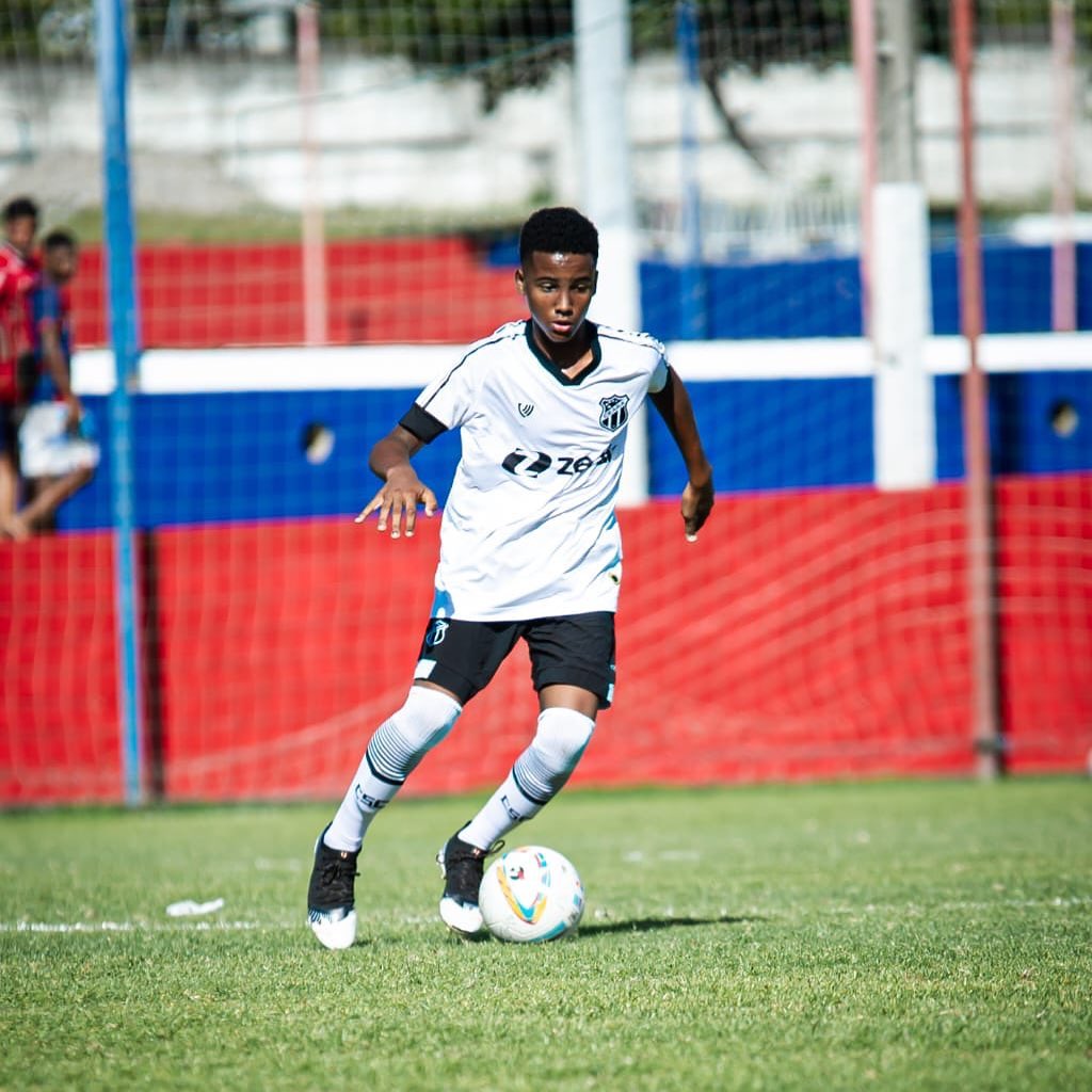 Filho de brasileiro ídolo do Benfica acerta com time do futebol português, serra lagos norte