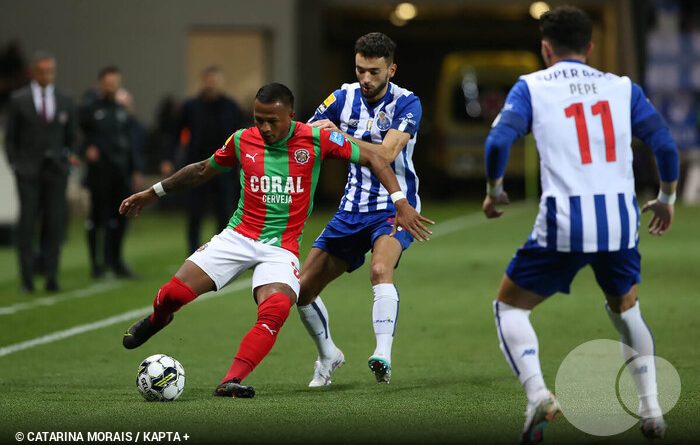 Ceará tem interesse no atacante Léo Pereira