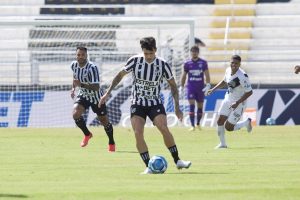 Jean Carlos, meia do Ceará x Ponte Preta