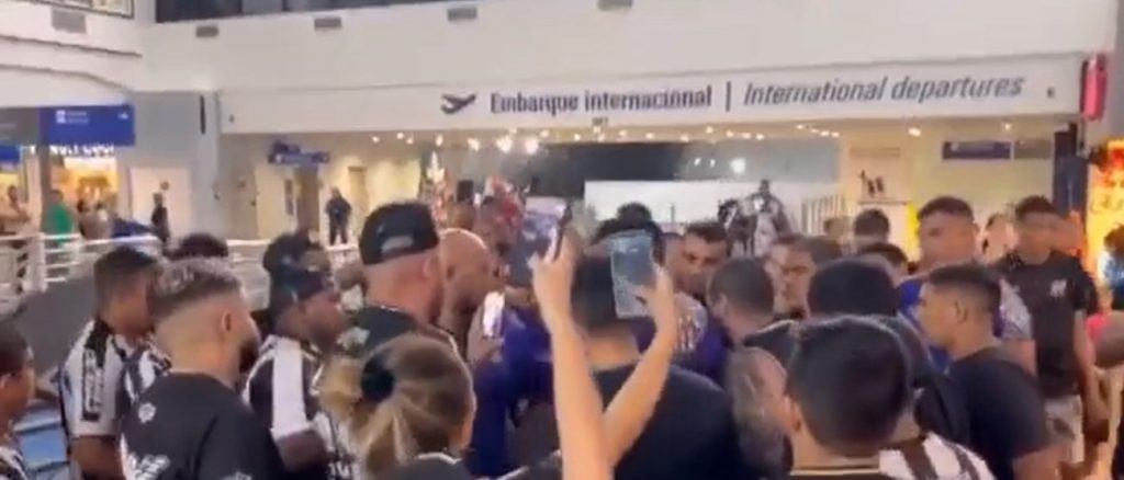 Torcida do Ceará no aeroporto