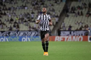Luiz Otávio, zagueiro do Ceará.