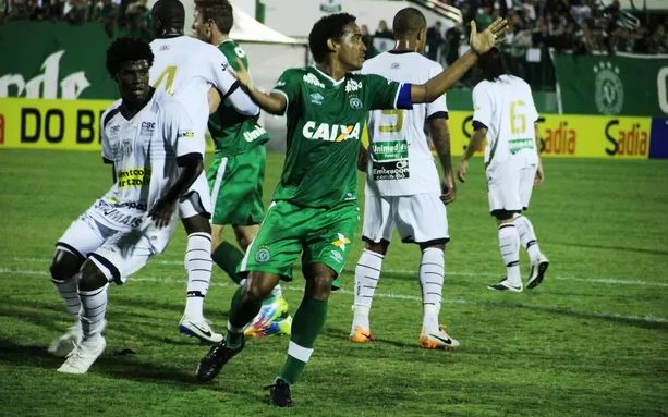Chape x Ceará 2014