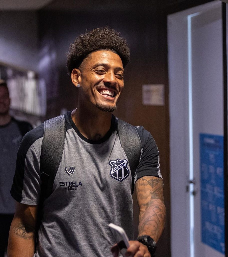 Willian Formiga, lateral do Ceará.