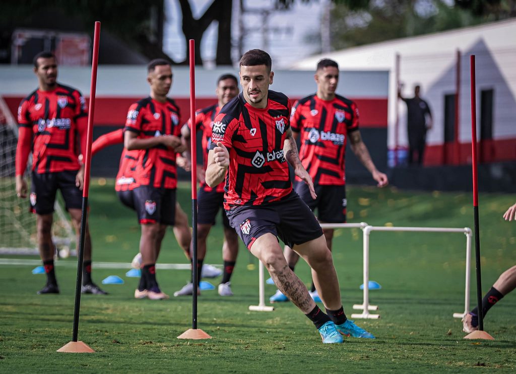 Mateus Peixoto deve ser titular em Ceará x Atlético-GO.