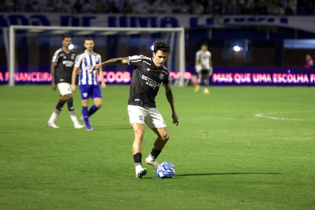 Jean Carlos, meia do Ceará