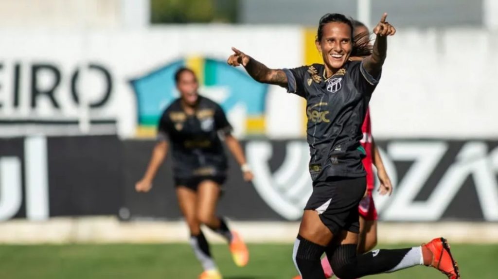 Jady, atacante do time feminino do Ceará