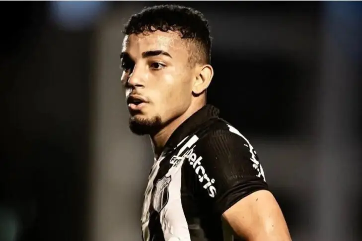 Daniel Mazerochi, atacante da base do Ceará.