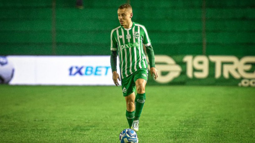 Kelvyn, lateral que pertence ao Ceará
