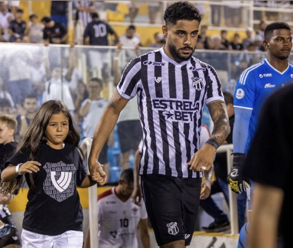 Matheus Bahia, lateral-esquerdo do Ceará