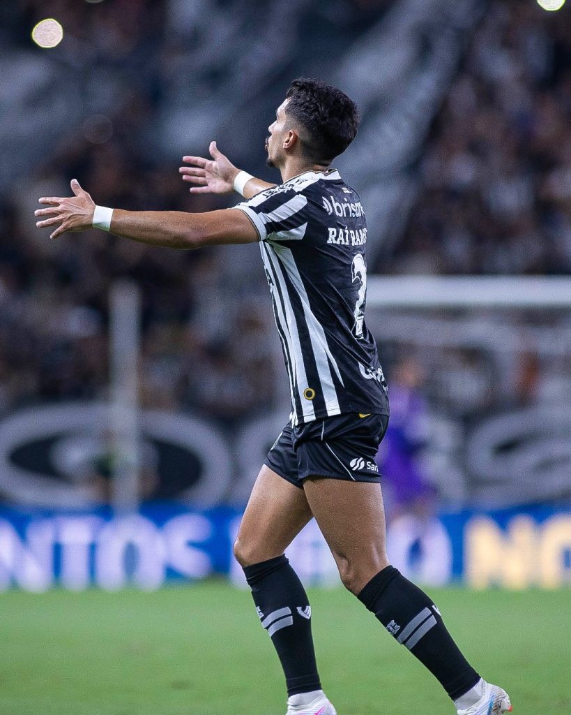 Raí Ramos, lateral-direito do Ceará.