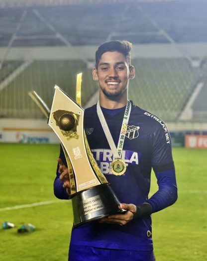 César Augusto, goleiro da base do Ceará.