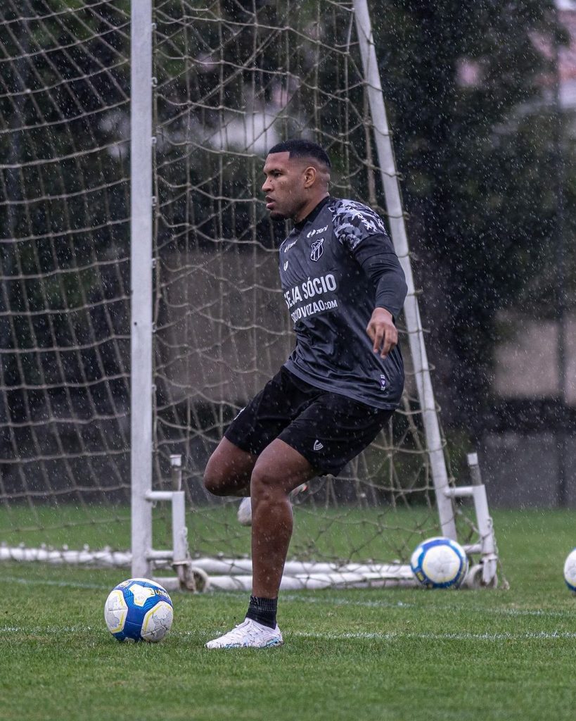 Matheus Felipe, zagueiro do Ceará