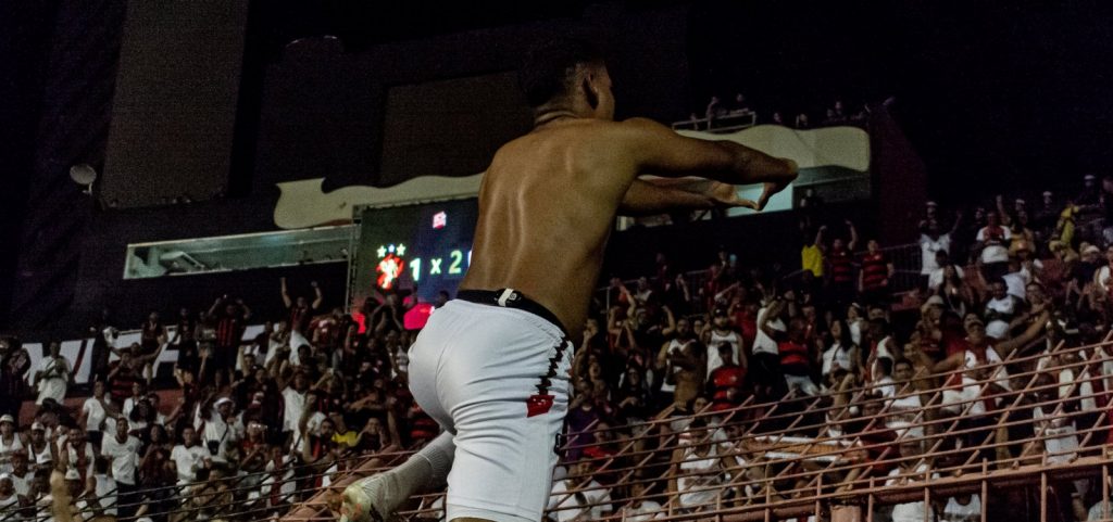 Zé Hugo, ex-Vitória, interessou ao Ceará.