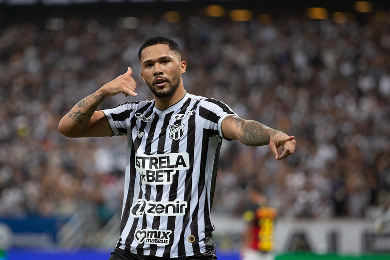 Victor Gabriel marcou o segundo gol do Ceará na primeira final da Copa do Nordeste.