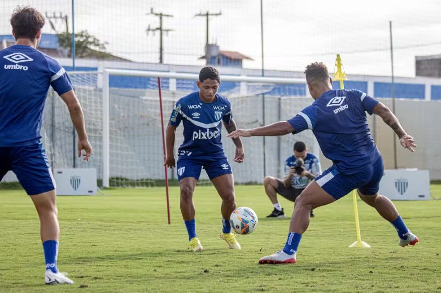 Pedrinho, atacante do Ceará que estava emprestado ao Avaí-SC