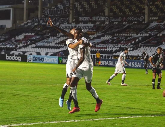 Ceará goleia Vasco no Brasileirão 2020.