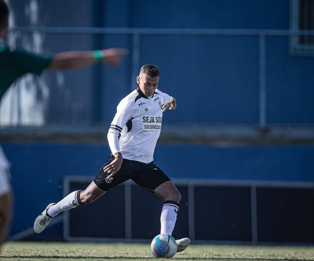 Vinicius Uchella, zagueiro do Ceará Sub-20.