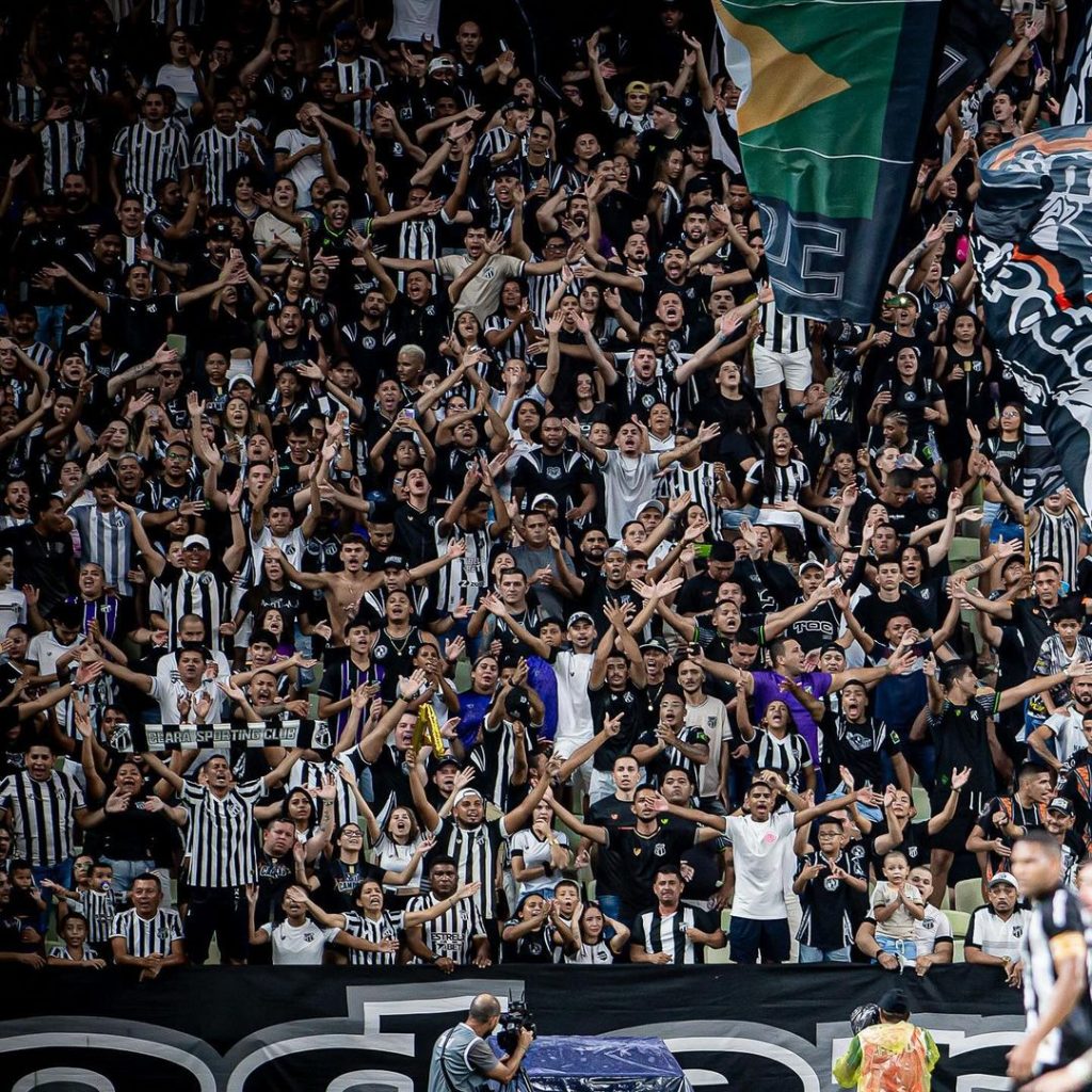 Torcida do Ceará em festa na Arena Castelão.