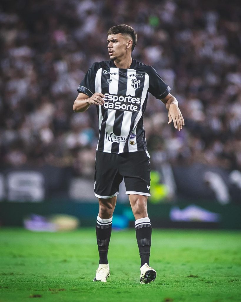 João Pedro Tchoca, zagueiro do Ceará.