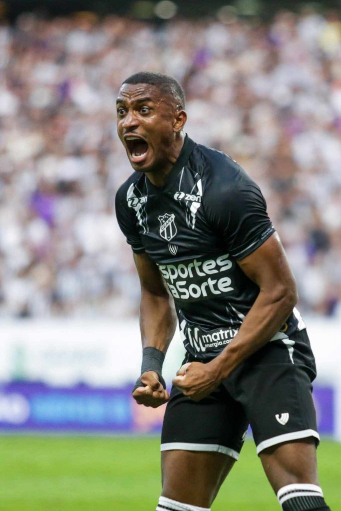 Saulo Mineiro, atacante do Ceará