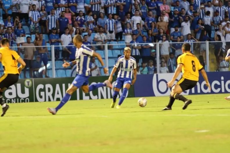 Pedrinho, atacante do Ceará que estava emprestado ao Avaí-SC