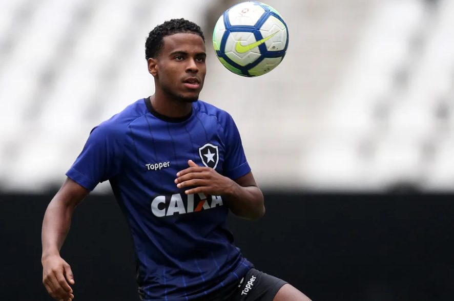 Ezequiel está na "mira" do Ceará