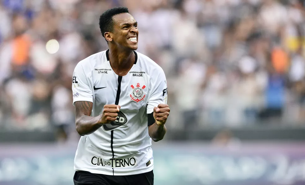 Jogador Jô pelo Corinthians