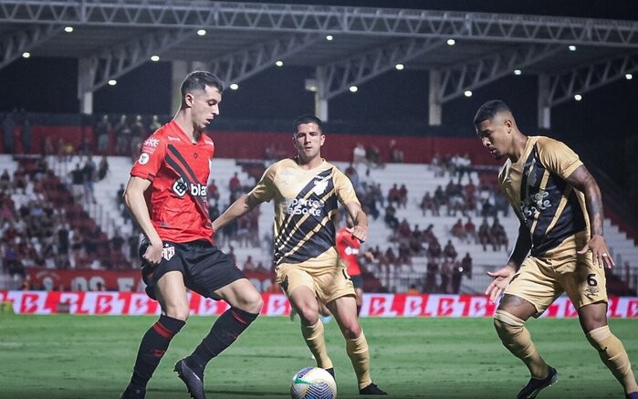Shaylon, ex-São Paulo, na mira do Ceará