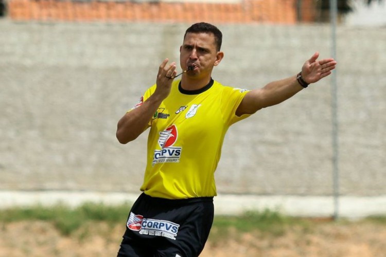 Léo Simão Holanda apita Ceará x Barbalha