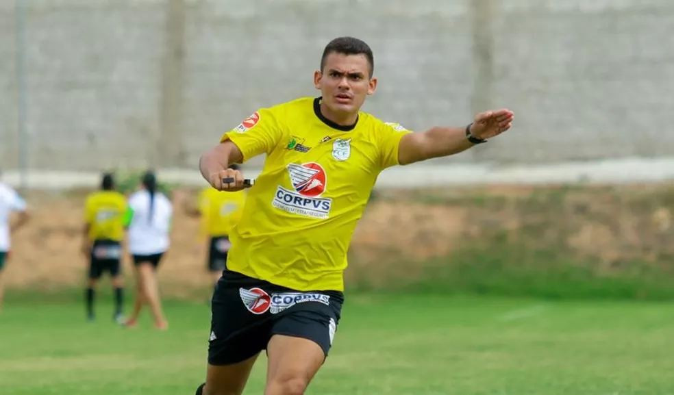 Árbitro Raimundo Rodrigues de Oliveira Júnior